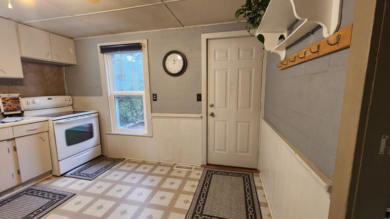215 Park St W, Cannon Falls, MN 55009