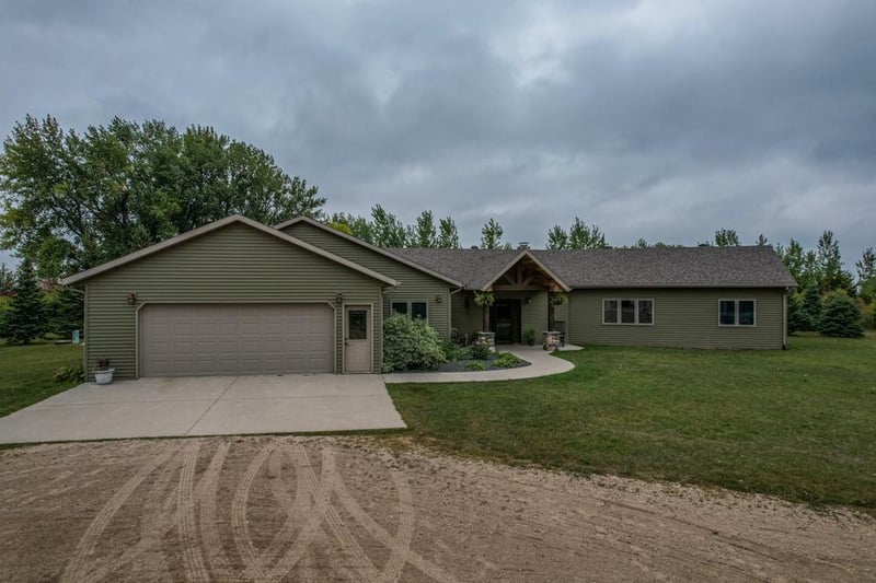 2887 110th St, Barnesville, MN 56514