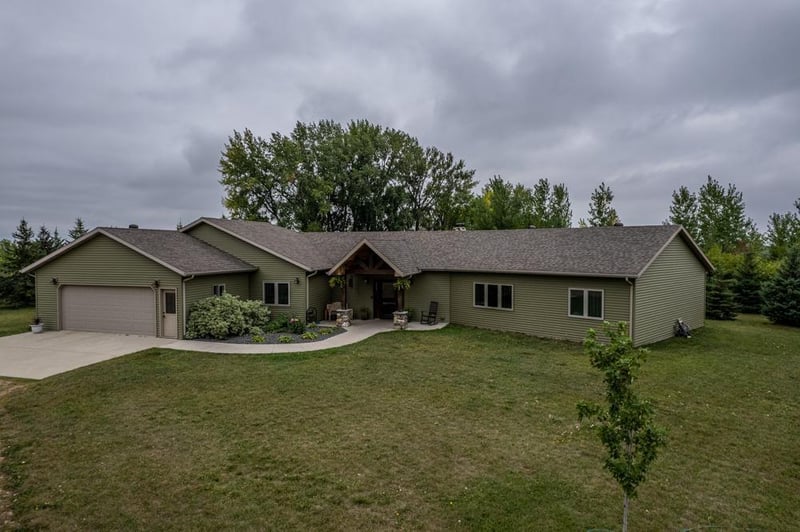 2887 110th St, Barnesville, MN 56514