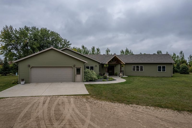2887 110th St, Barnesville, MN 56514