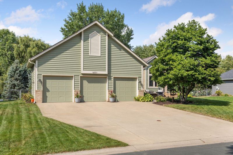 6331 Painted Turtle Rd, Lino Lakes, MN 55014