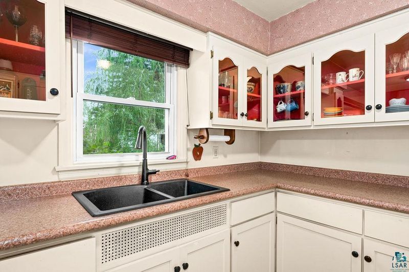 4710 Otsego St, Duluth, MN 55804