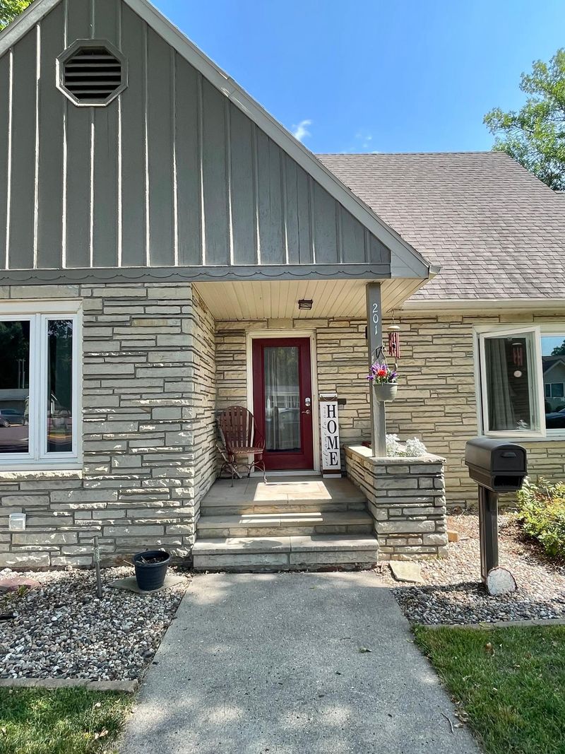 201 Ray Ave, Springfield, MN 56087