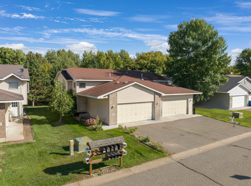 270 21st Ave SW, Cambridge, MN 55008