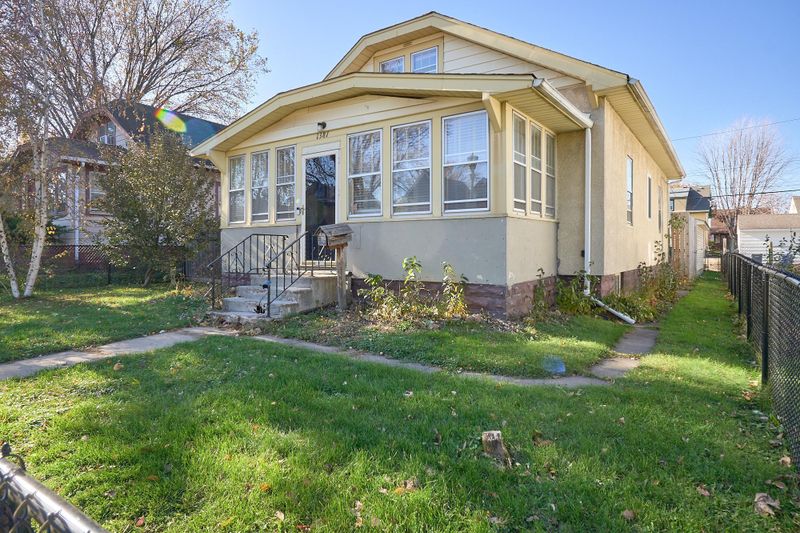 1381 Payne Ave, Saint Paul, MN 55130