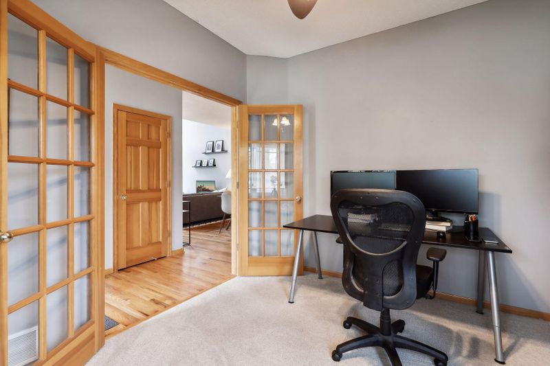 6860 Folkestone Rd, Apple Valley, MN 55124