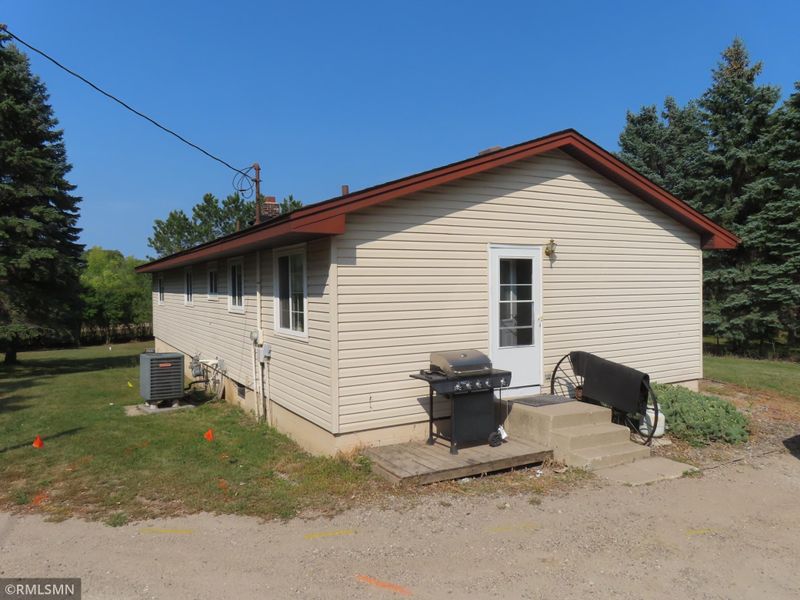 7453 Isaak Ave NW, Annandale, MN 55302