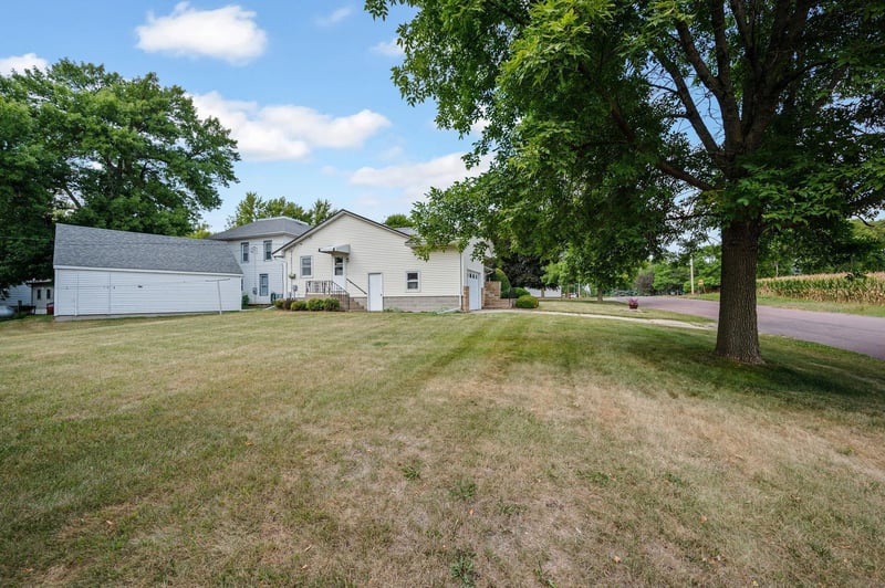 403 S East St, Elmore, MN 56027