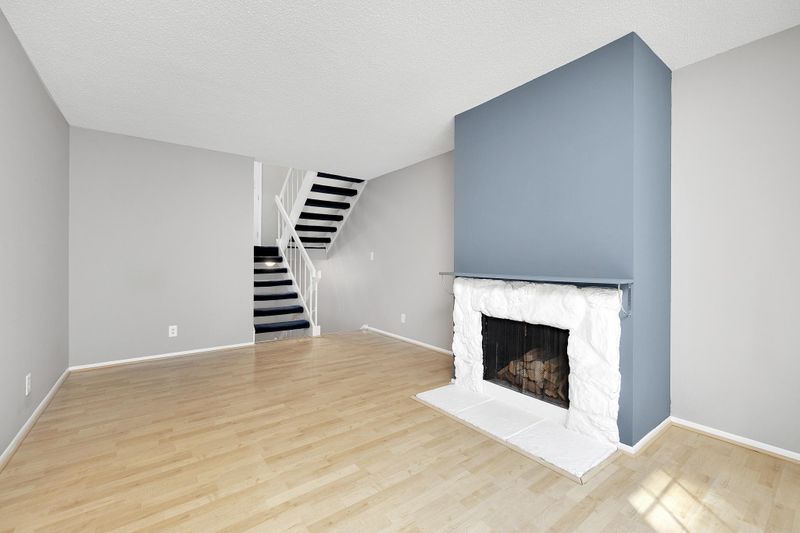 3292 Valley Ridge Dr, Eagan, MN 55121