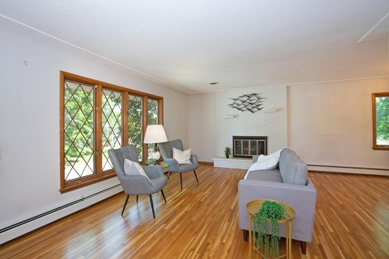 6324 Parnell Ave, Edina, MN 55435