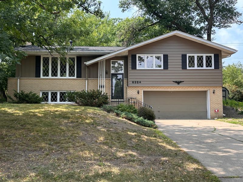 6324 Parnell Ave, Edina, MN 55435