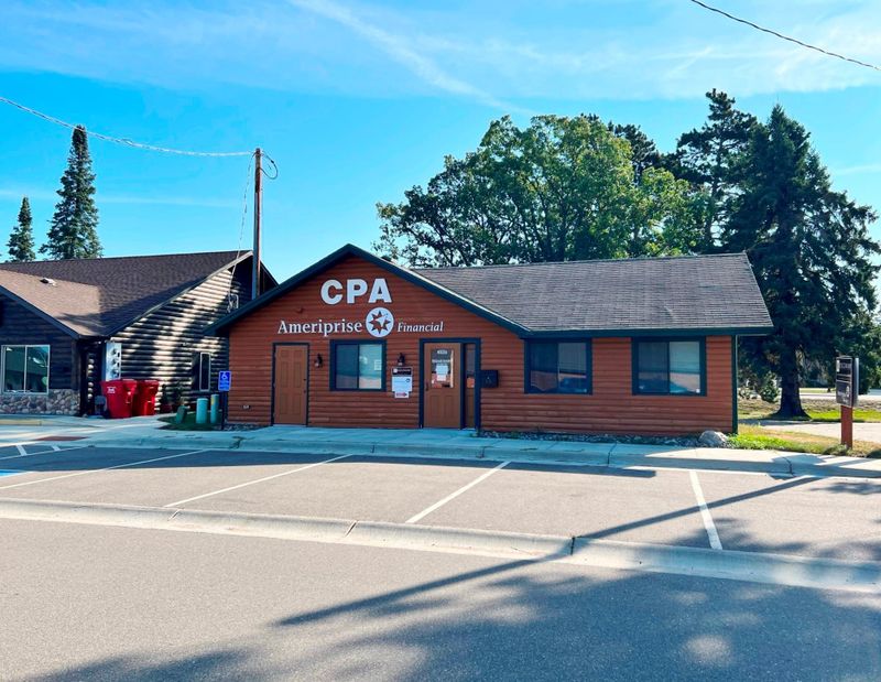 30968 S Washington Ave, Pequot Lakes, MN 56472
