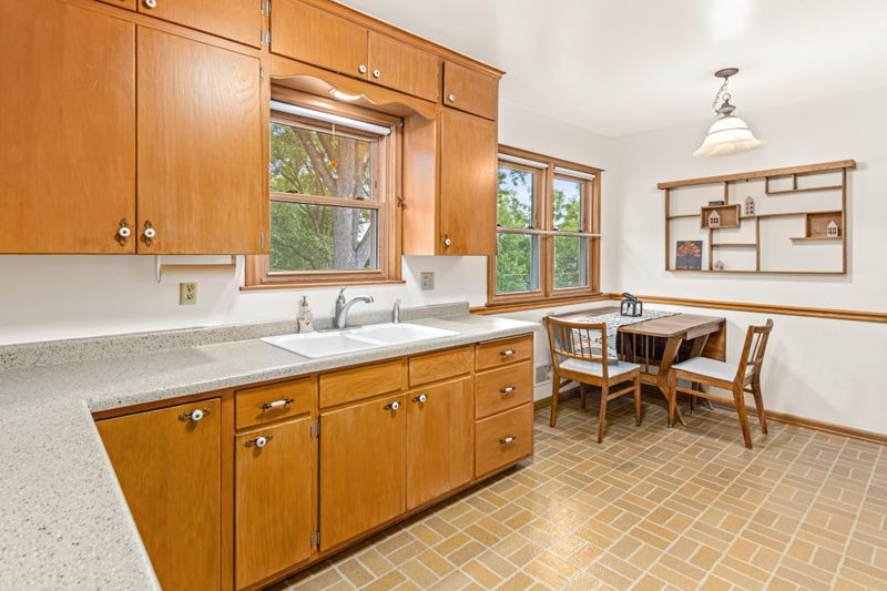 1341 Burr St, Saint Paul, MN 55130