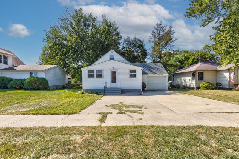 517 E Hughes St, Tyler, MN 56178