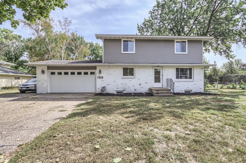 7808 Florida Cir N, Brooklyn Park, MN 55445