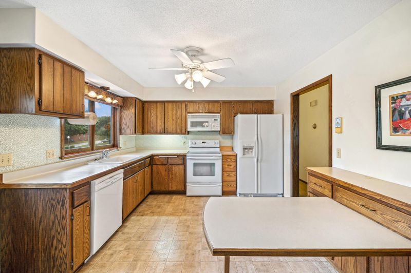 311 Brooks Ave E, Little Canada, MN 55117