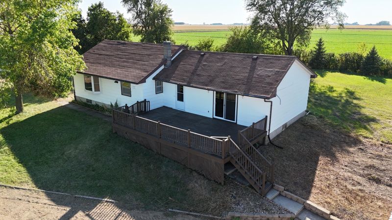 81165 370th St, Olivia, MN 56277
