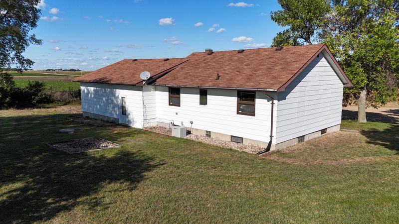 81165 370th St, Olivia, MN 56277