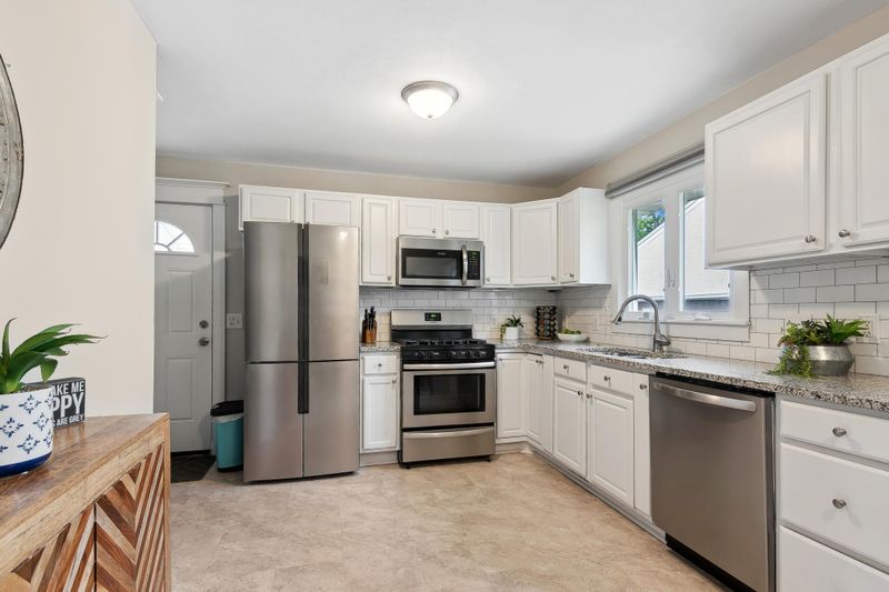 6518 45th Pl N, Crystal, MN 55428