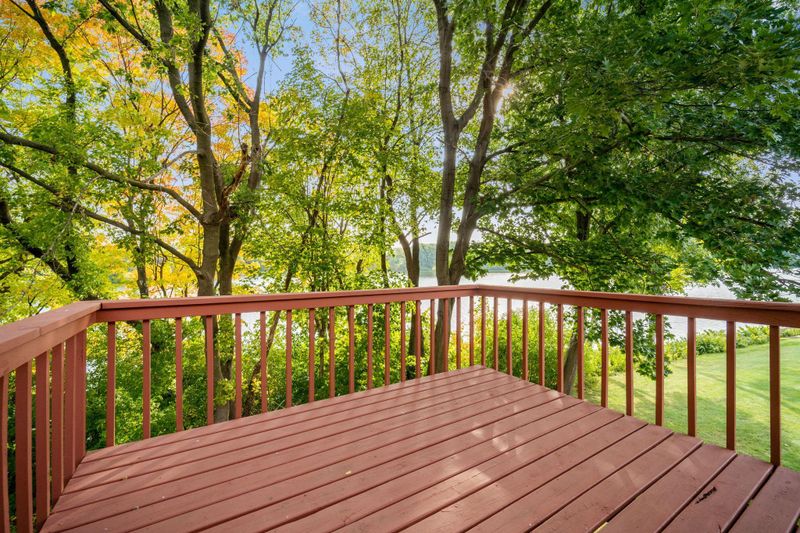 528 Nelson Ln, Center City, MN 55012