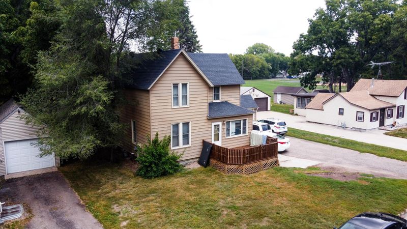 528 9th St NW, Faribault, MN 55021