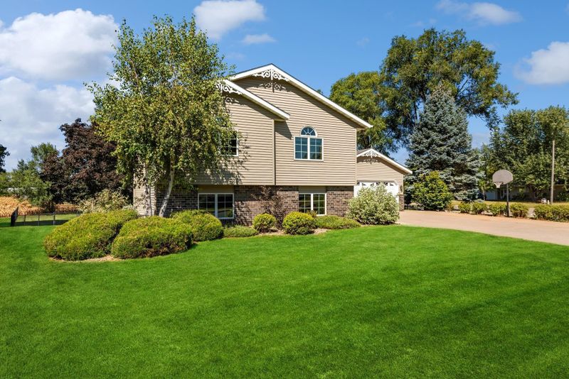 8 Monroe St, Hastings, MN 55033