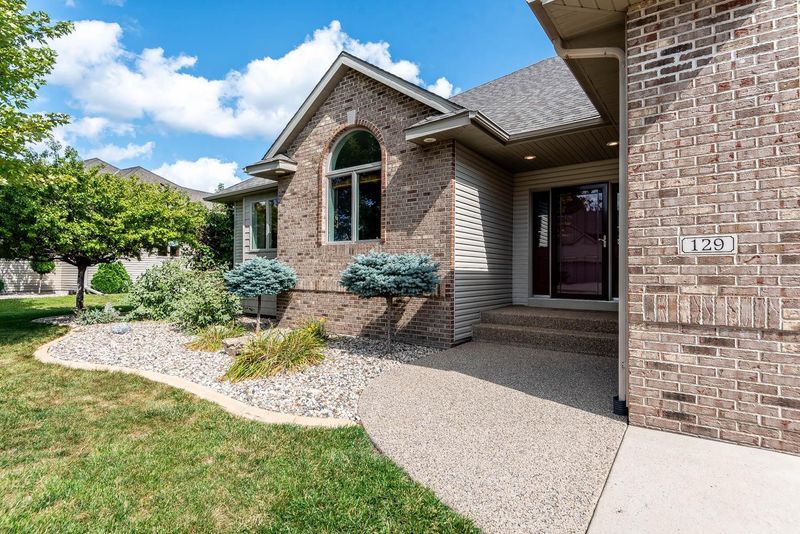 129 Creekside Dr, Mankato, MN 56001