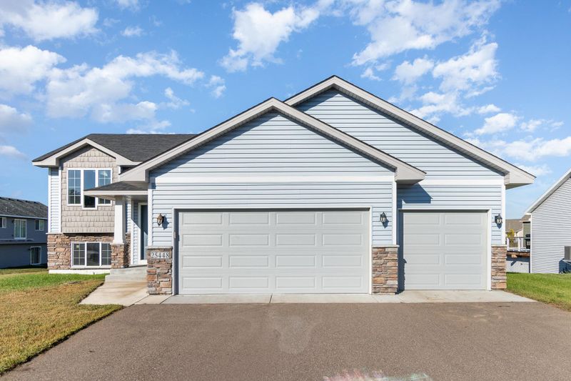 25448 11th St W, Zimmerman, MN 55398