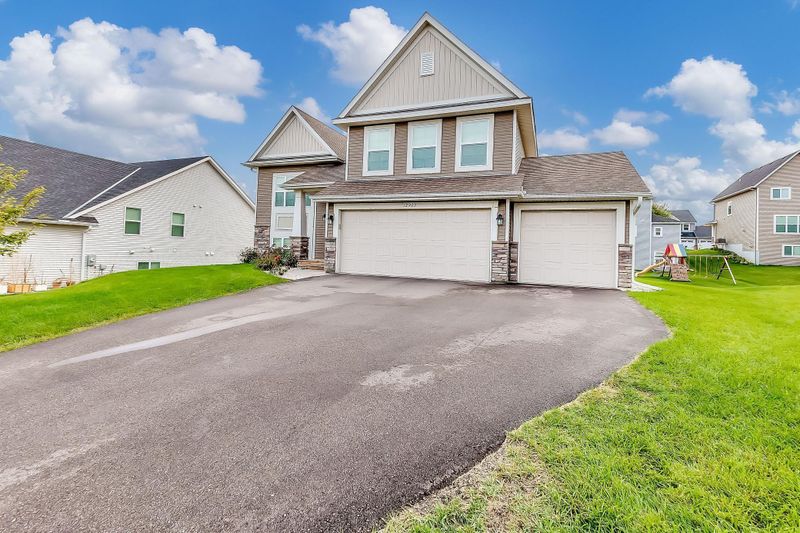 12923 Glenhurst Ave, Burnsville, MN 55337