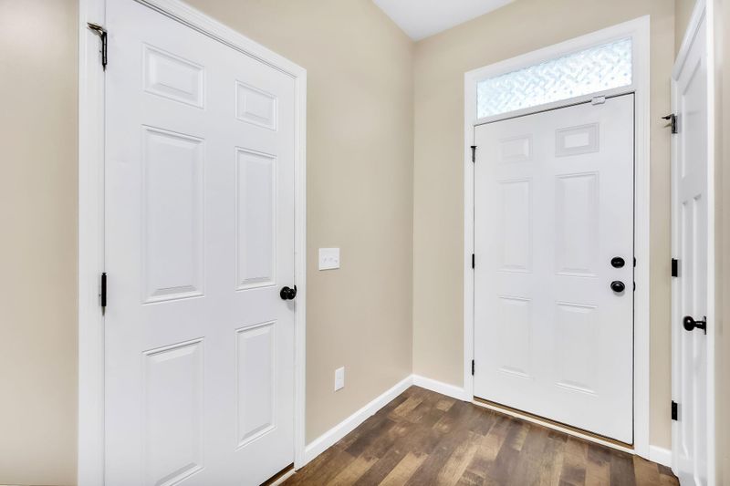 12923 Glenhurst Ave, Burnsville, MN 55337