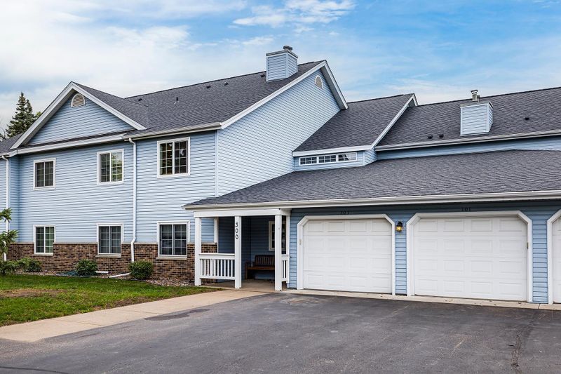 300 41st Ave NE #101, Columbia Heights, MN 55421