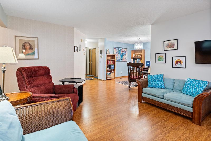 300 41st Ave NE #101, Columbia Heights, MN 55421