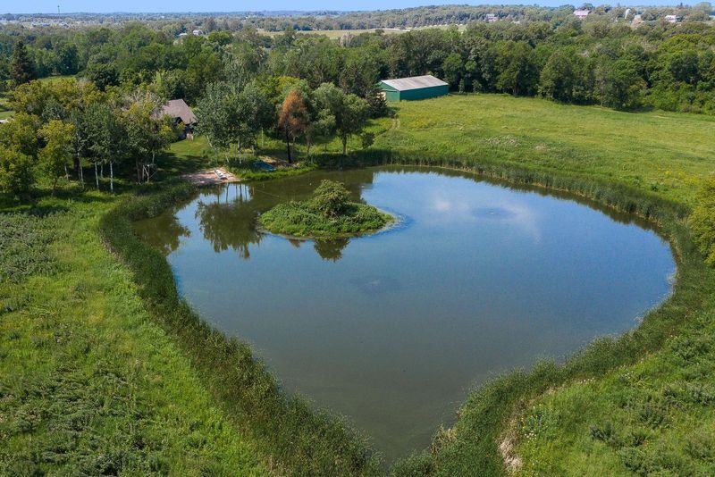 1875 Highsted Dr, Maple Plain, MN 55359
