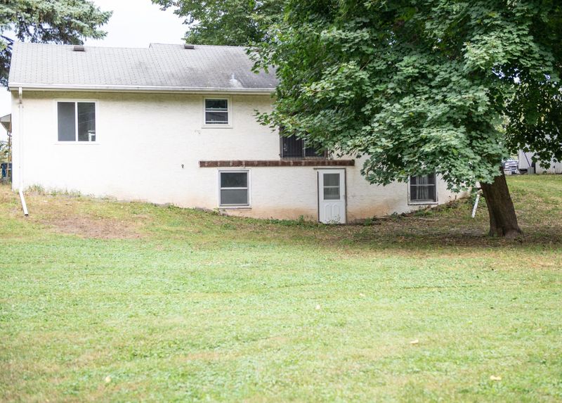 546 Old Highway 8 SW, New Brighton, MN 55112
