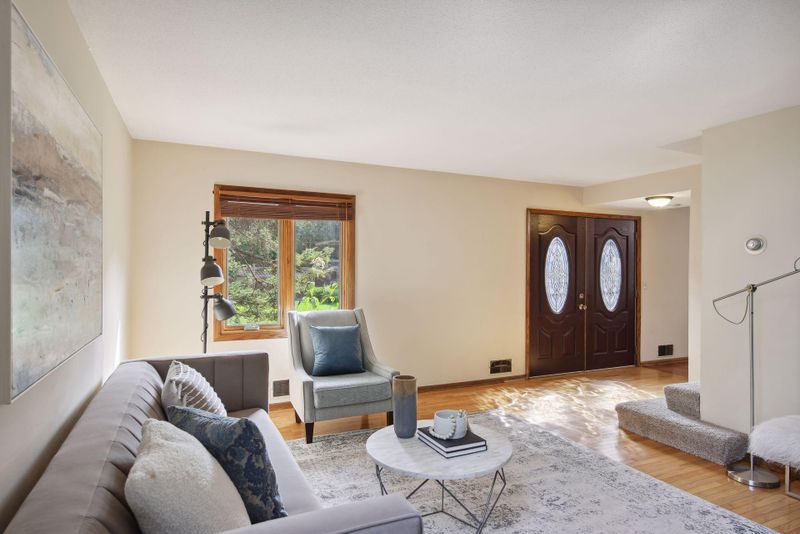 1402 Douglas Ave, Minneapolis, MN 55403