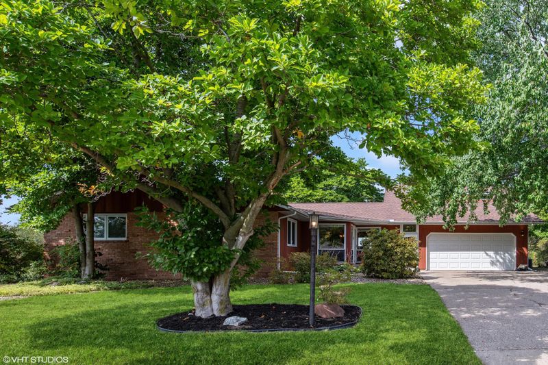 282 Cannon View Dr, Red Wing, MN 55066