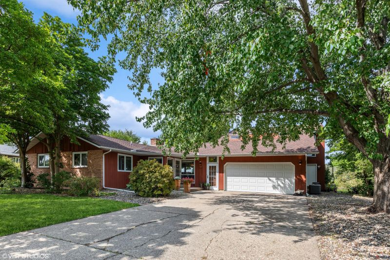 282 Cannon View Dr, Red Wing, MN 55066