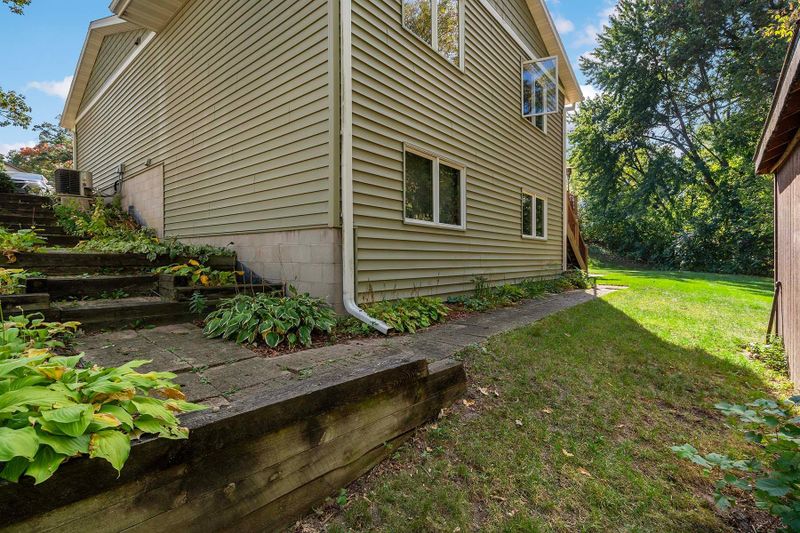 7521 Barbara Ave, Inver Grove Heights, MN 55077