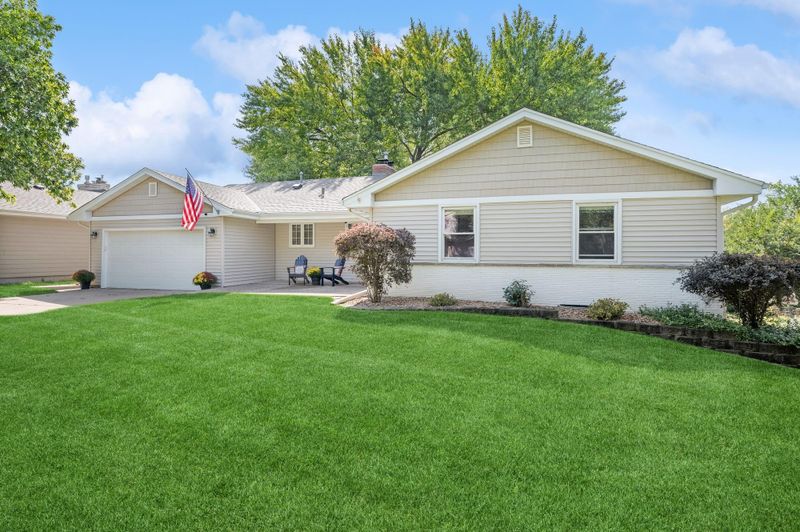 5905 Grove St, Edina, MN 55436