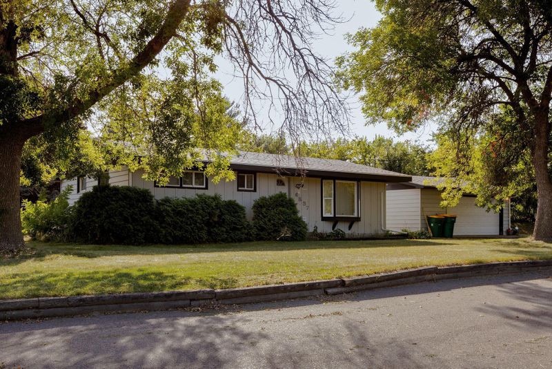 6837 Beard Ave N, Brooklyn Center, MN 55429