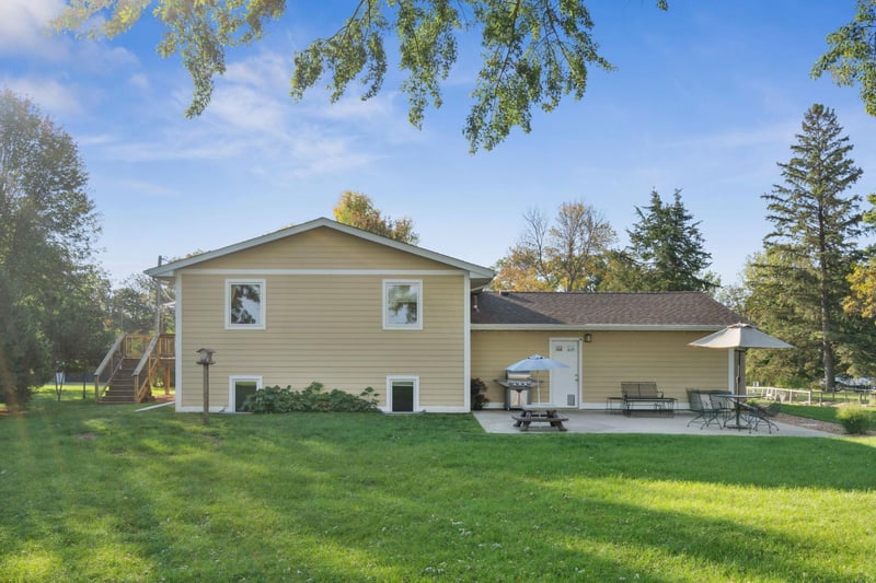 11542 Riverview Rd NE, Hanover, MN 55341