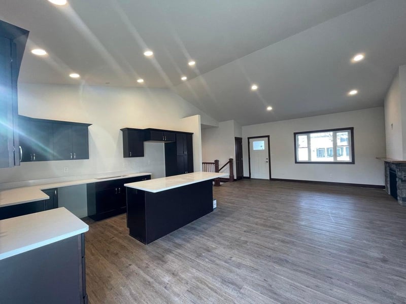 813 Bridle Ln, La Crescent, MN 55947