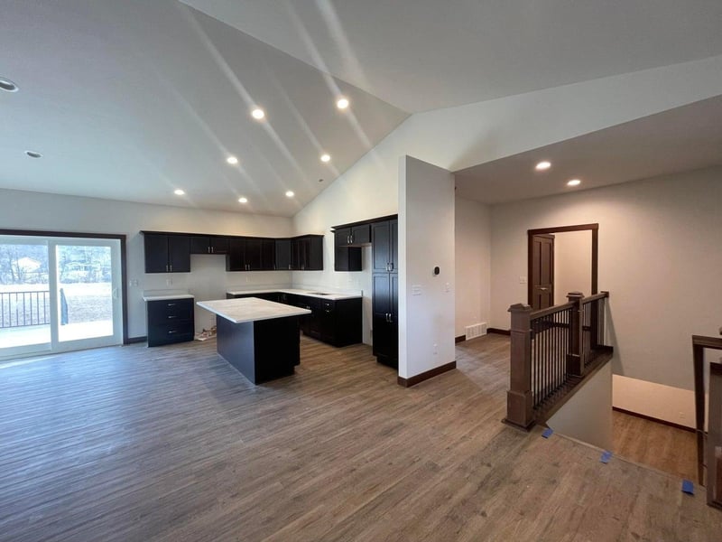 813 Bridle Ln, La Crescent, MN 55947
