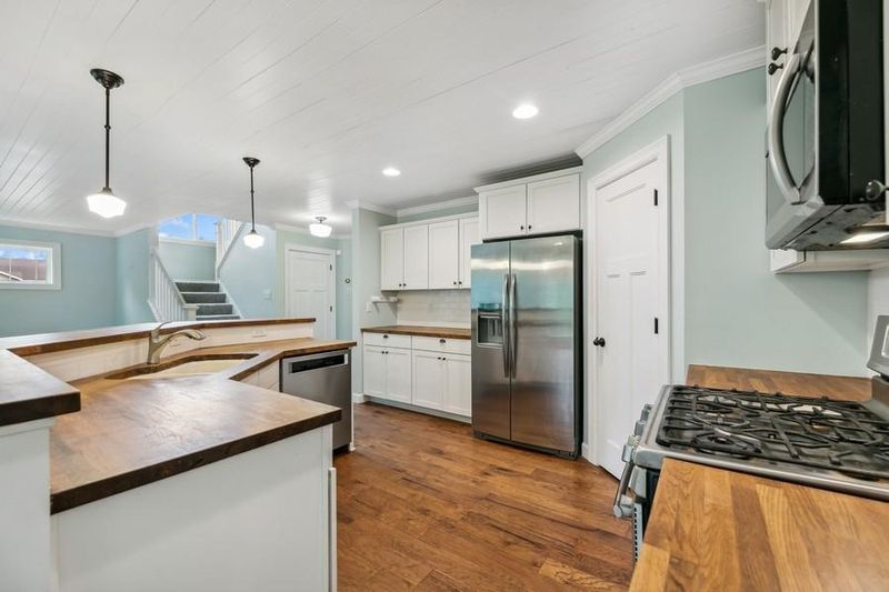 12807 Cascade Ln, Rogers, MN 55374