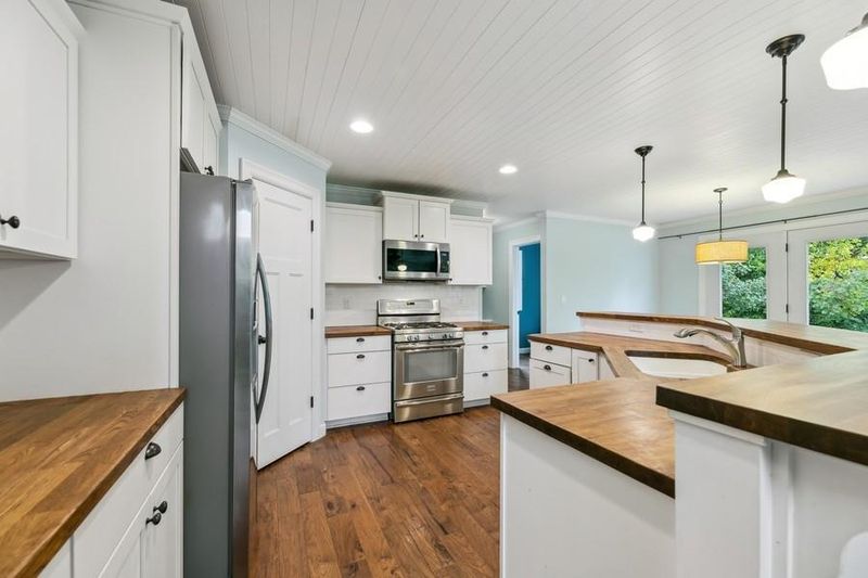 12807 Cascade Ln, Rogers, MN 55374