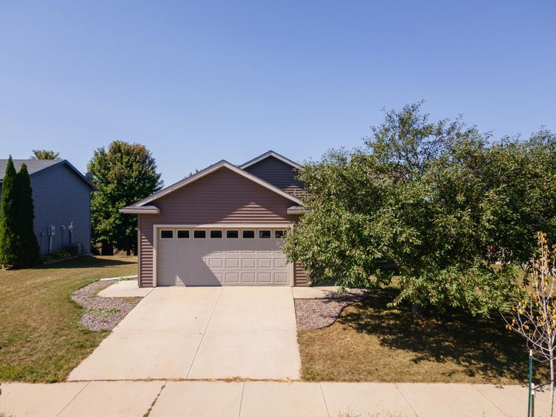 5273 Castleview Dr NW, Rochester, MN 55901