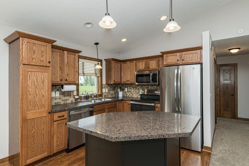 4414 35th St NW, Rochester, MN 55901