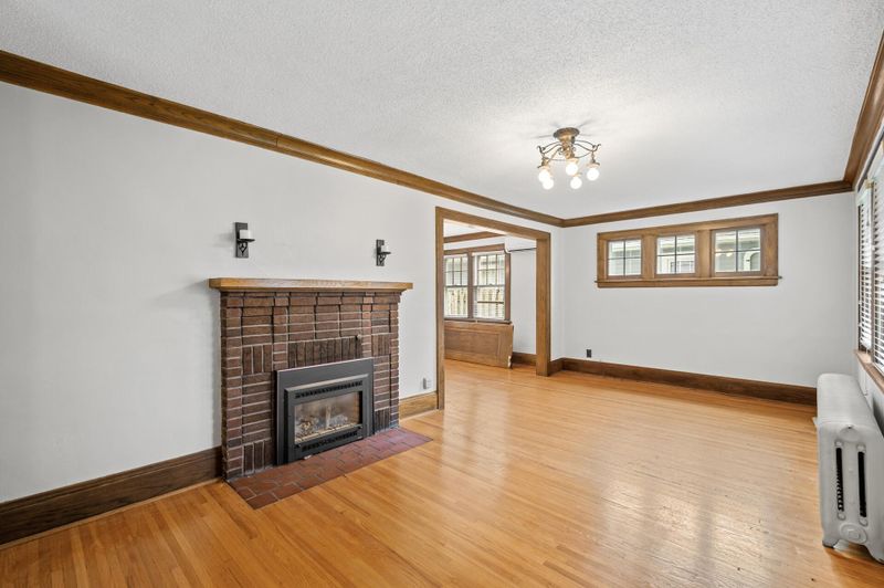 326 Brimhall St, Saint Paul, MN 55105