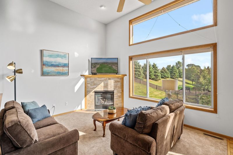 1039 Drew Dr, Woodbury, MN 55129