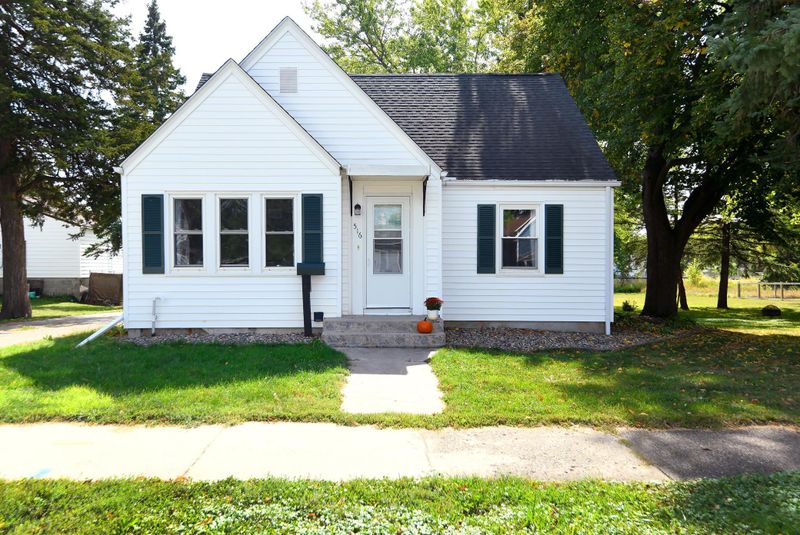 516 4th Ave SE, Waseca, MN 56093